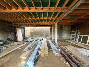 Photo 1- click for photo gallery